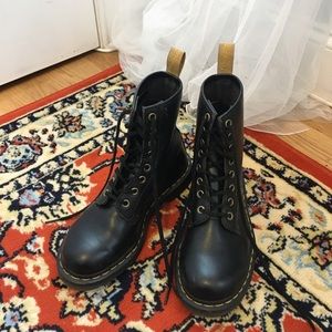 Doc Martens - size 6